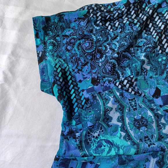 White Stag XL Short Sleeved Pull Over Top - Picture 8 of 9